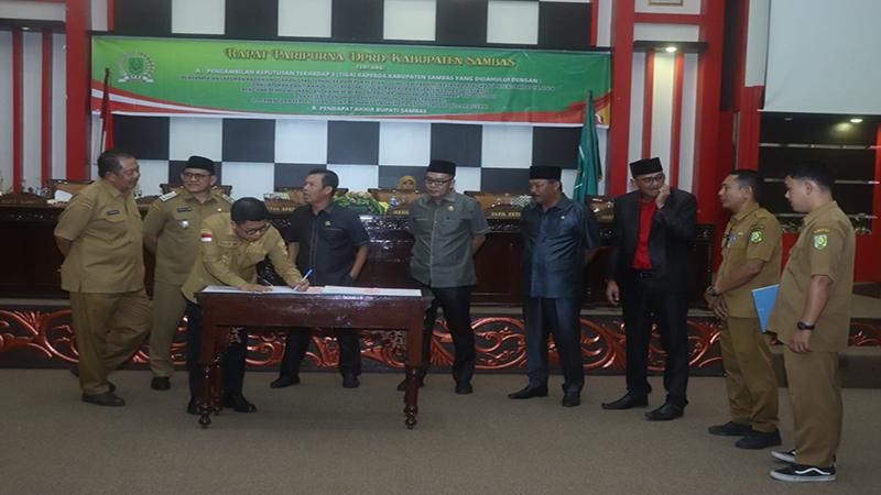 Bupati Sambas Setujui Tiga Raperda Bersama DPRD, Satono Sebut Landasan Penting Perkuat Pembangunan