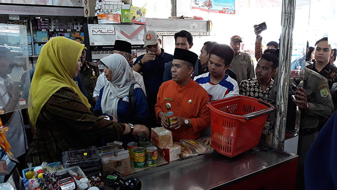 Jelang Lebaran, Pemda dan Forkopimda Sambas Sidak Pasar