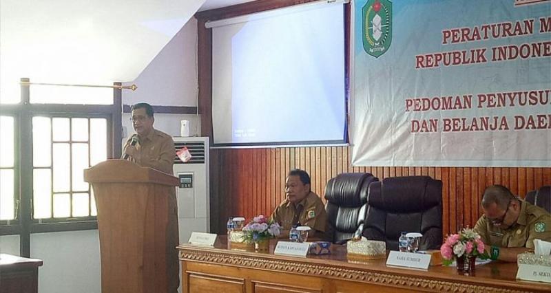 Bupati AM Nasir Minta Pembahasan APBD Kapuas Hulu Harus Tepat Waktu