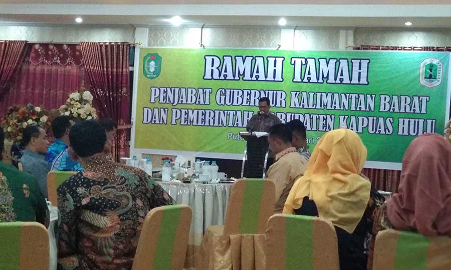 bupati-kapuas-hulu-abang-muhammad-nasir_20180124_215422.jpg