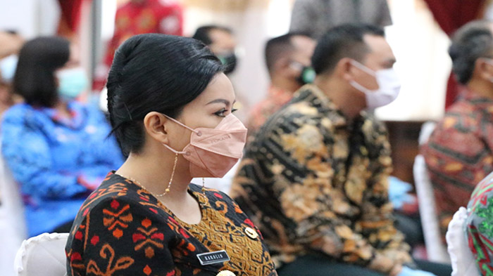 bupati-landak-saat-mengikuti-rakorwasin-keuangan-dan-pembangunan-kalbar-2021.jpg