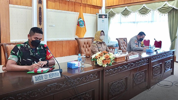 bupati-mempawah-erlina-bersama-kapolres.jpg