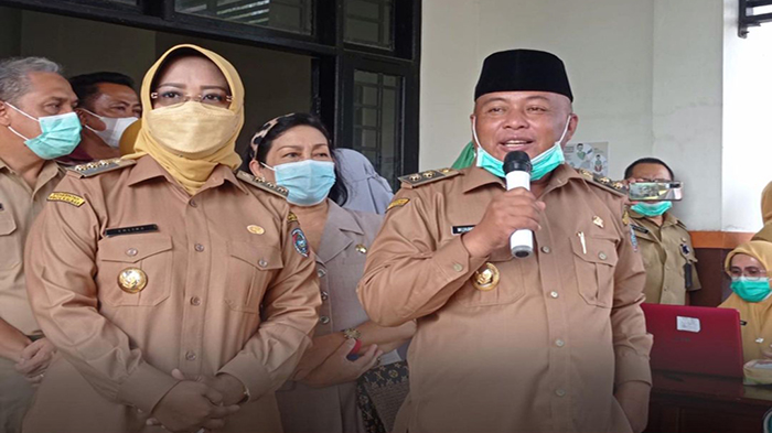 Bupati dan Wabup Mempawah Kompak Tinjau dan Berikan Semangat Pada Peserta Vaksinasi