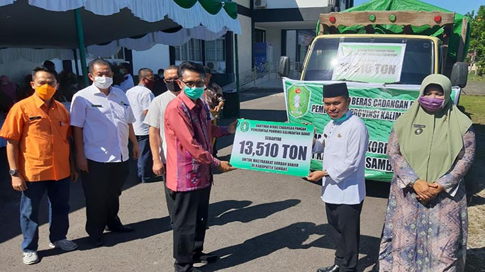 bupati-sambas-atbah-romin-suhaili-beras-adsas.jpg
