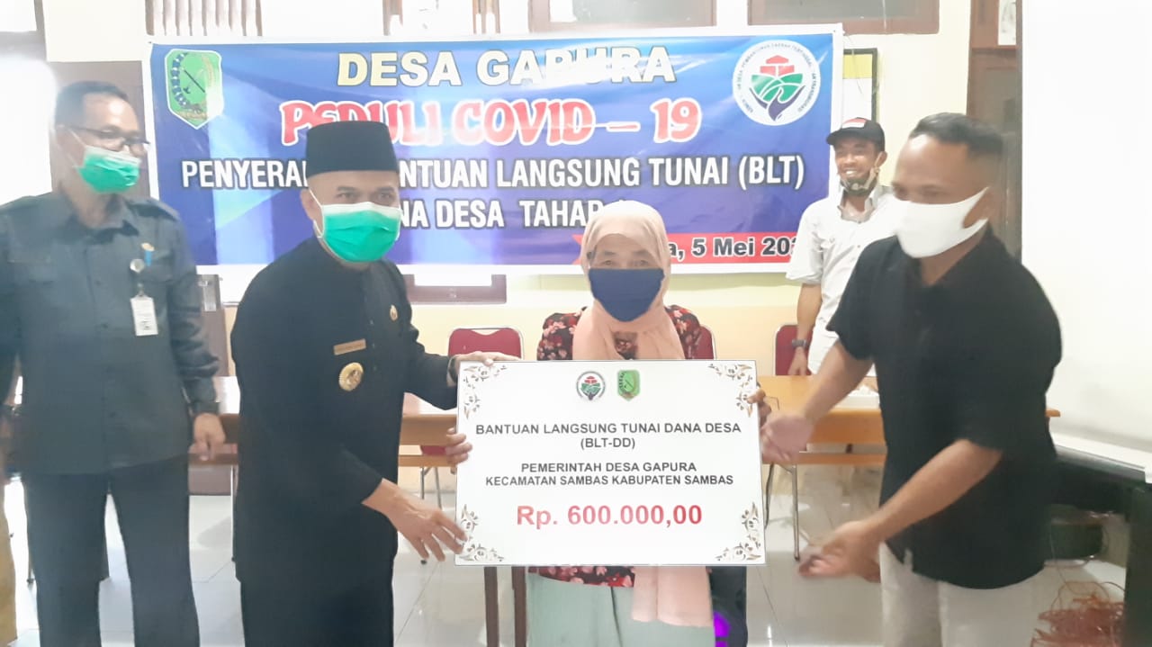Bupati Atbah Apresiasi Desa Gapura Sebagai Desa Pertama yang Salurkan BLT Covid-19