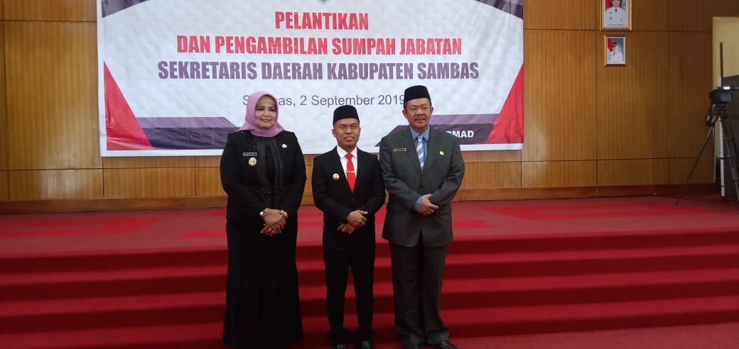 Bupati Sambas Atbah Romin Suhaili Lantik Ferry Madagaskar Jadi Sekda Baru, Harapkan Hal Berikut