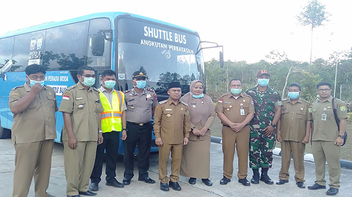 bupati-sambas-atbah-romin-suhaili-plbn-aruk-as.jpg