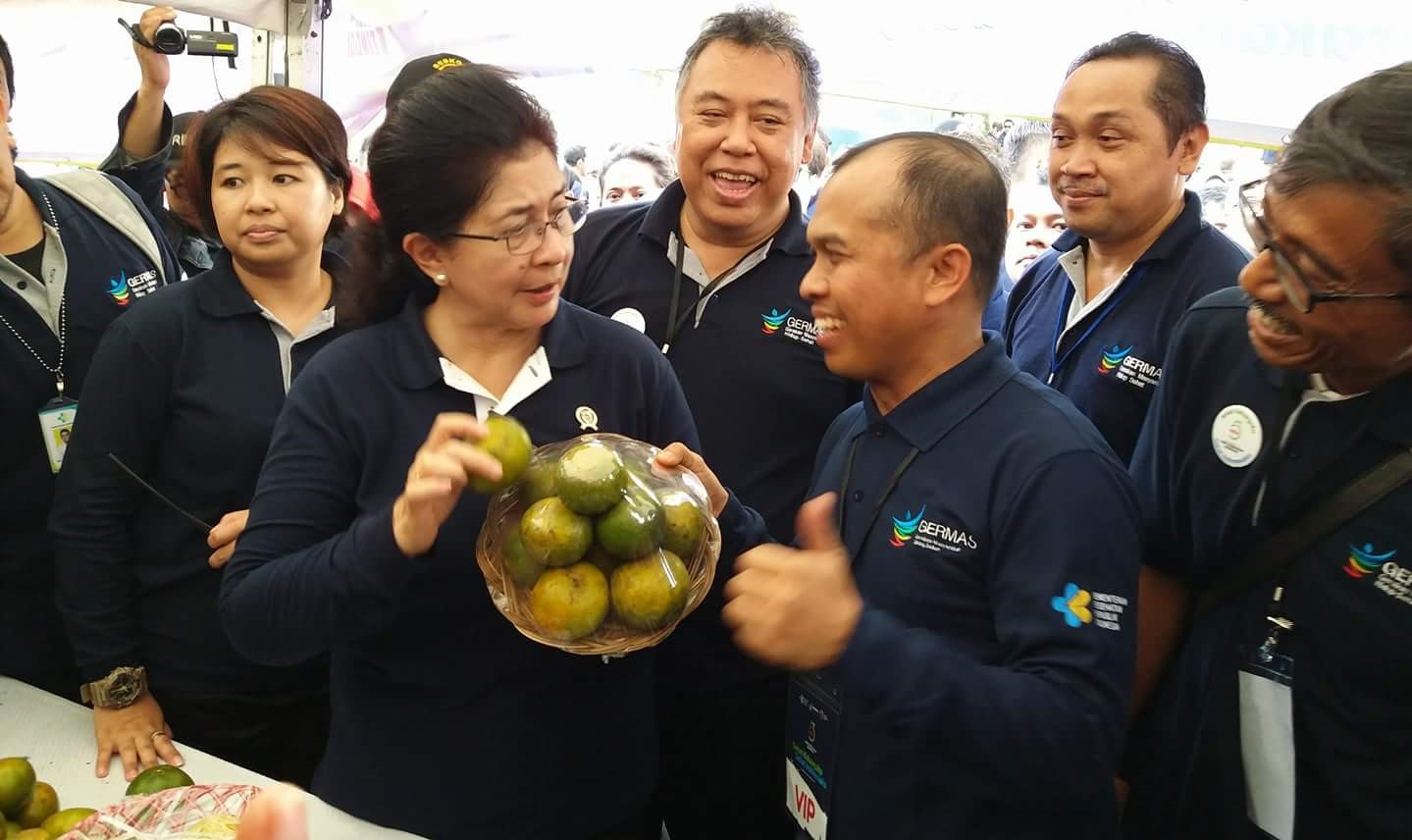 Bupati Atbah Kenalkan Jeruk Sambas di Depan Wakil Presiden