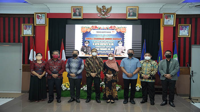 bupati-sanggau-paolus-hadi-saat-foto-bersama-forkompimda-sdf-sdfsd-f.jpg