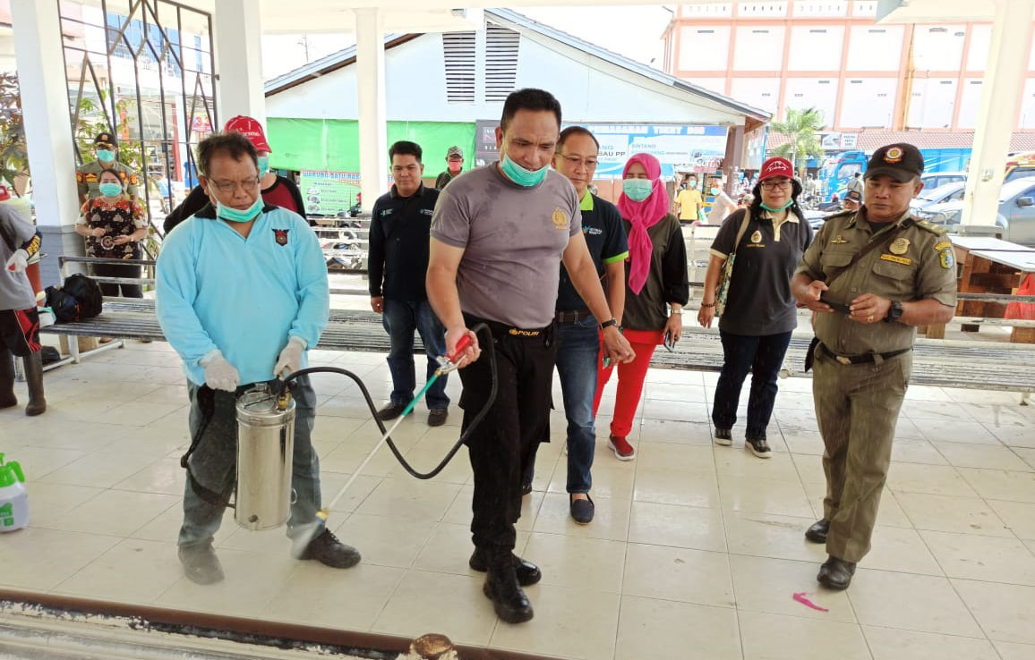 Korve Gabungan TNI-Polri dan Pemda Sintang, Bersih-bersih Objek Vital dan Semprot Disinfektan