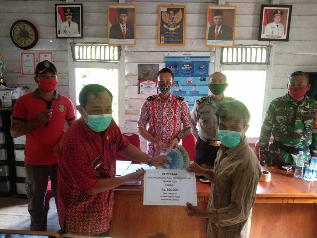 Penyaluran BLT DD Dange Aji Berjalan Lancar, Roma: Semoga Dimanfaatkan dengan Baik