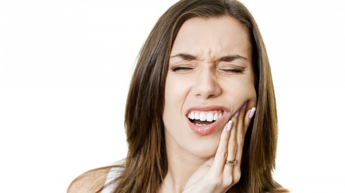 Mudah Banget, Cara Atasi Masalah Gigi Sensitif yang Sering Bikin Ngilu
