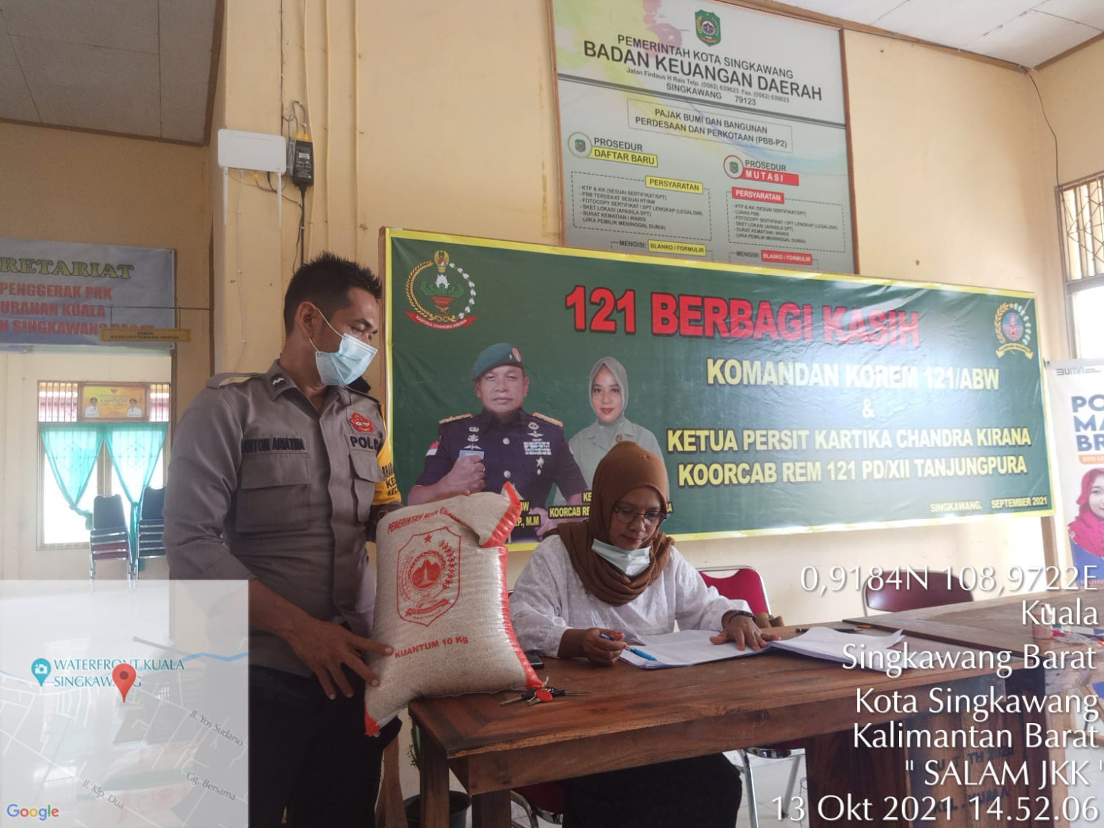 Pemkot Singkawang Salurkan CBPD pada Warga yang Terdampak Pandemi Covid-19 di Kelurahan Kuala
