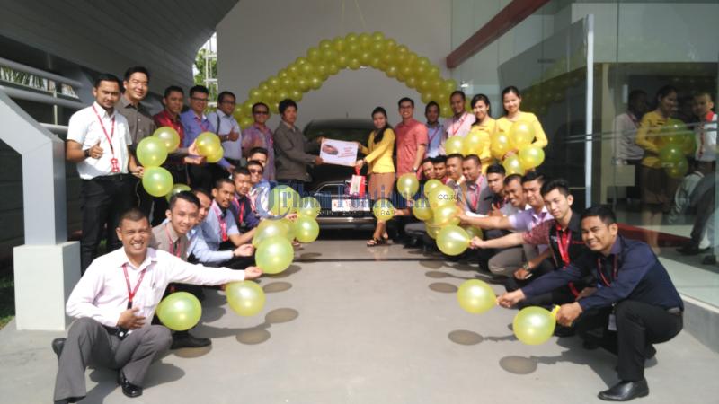 Konsumen Pertama Hui Tong Terima Sienta dari Auto2000