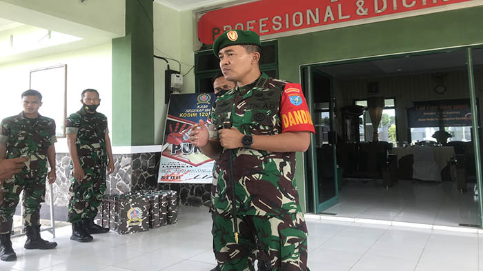 dandim-1208-sambas-letkol-inf-dadang-armada-sari-sdfsd-f.jpg
