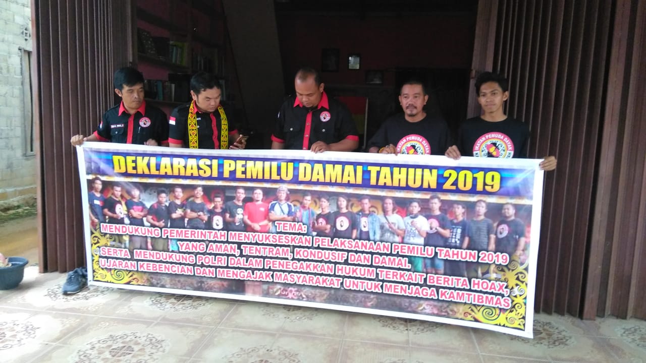 Pemuda Dayak Mempawah Deklarasi Tidak Golput di Anjungan