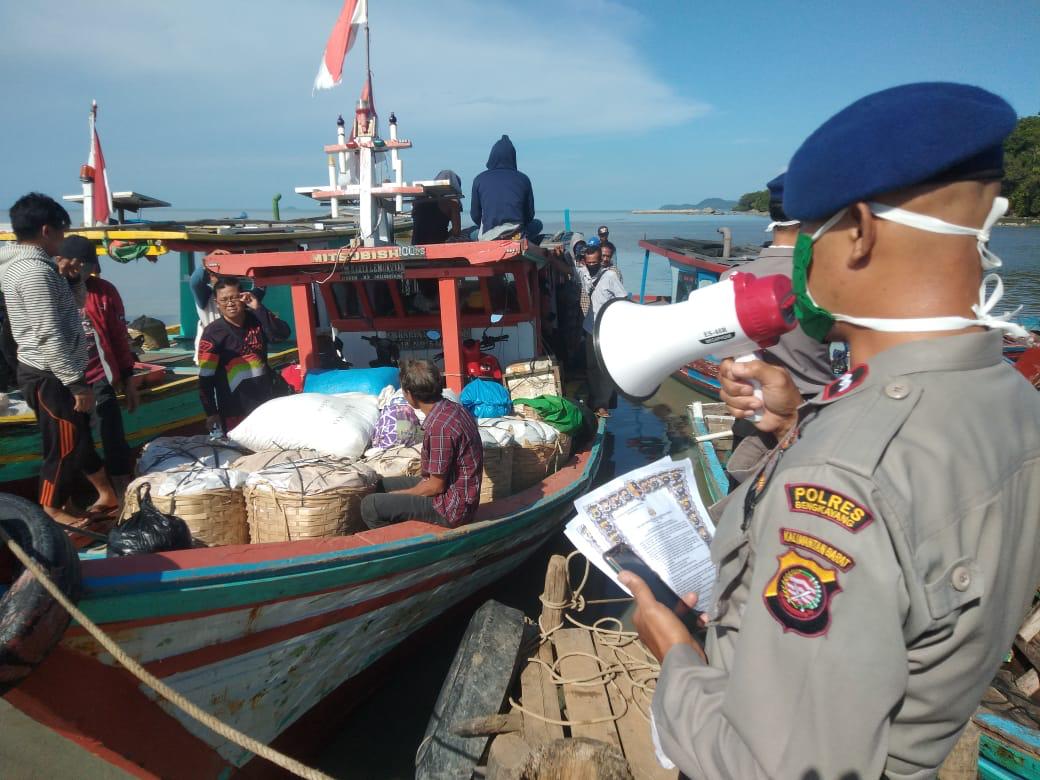 Dermaga Ramai Jelang Ramadhan, Sat Polair Polres Bengkayang Imbau Masyarakat Ikut Anjuran Pemerintah