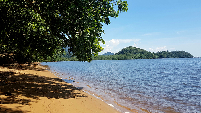 destinasi-wisata-pantai-mutiara-di-desa-gunung-sembilan-k54.jpg