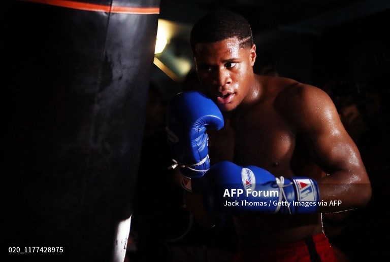 devin-haney-dalam-sesi-latihan-di-rathbone-boxing-club-27.jpg