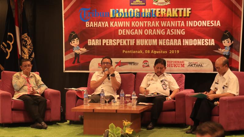 FOTO: Dialog Interaktif Bahaya Kawin Kontrak Wanita Indonesia dengan Warga Negara Asing - dialog-interaktif-bahaya-kawin-kontrak-1.jpg