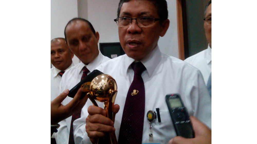 direktur-utama-bank-kalbar-sudirman-hmy_20160509_153103.jpg