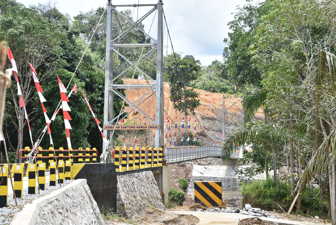 Warga Juluki Jembatan Desa Nanga Ungai