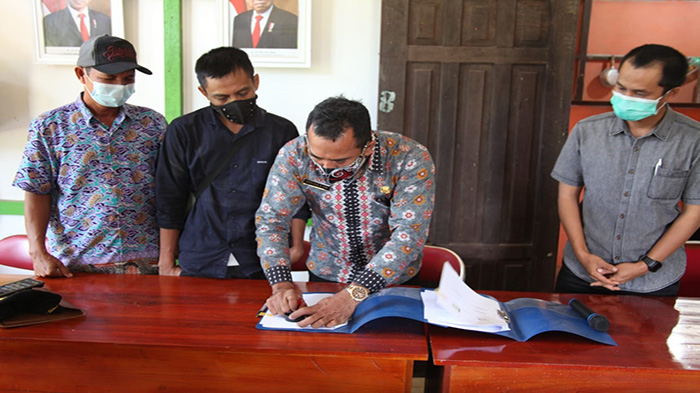 dodik-setiawan-kades-simpang-tiga-sembelangaan-21.jpg