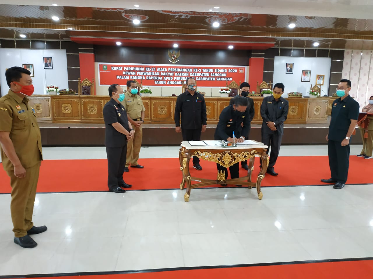 Rapat Paripurna, Seluruh Fraksi di DPRD Sanggau Menyetujui Raperda APBD Perubahan Tahun 2020