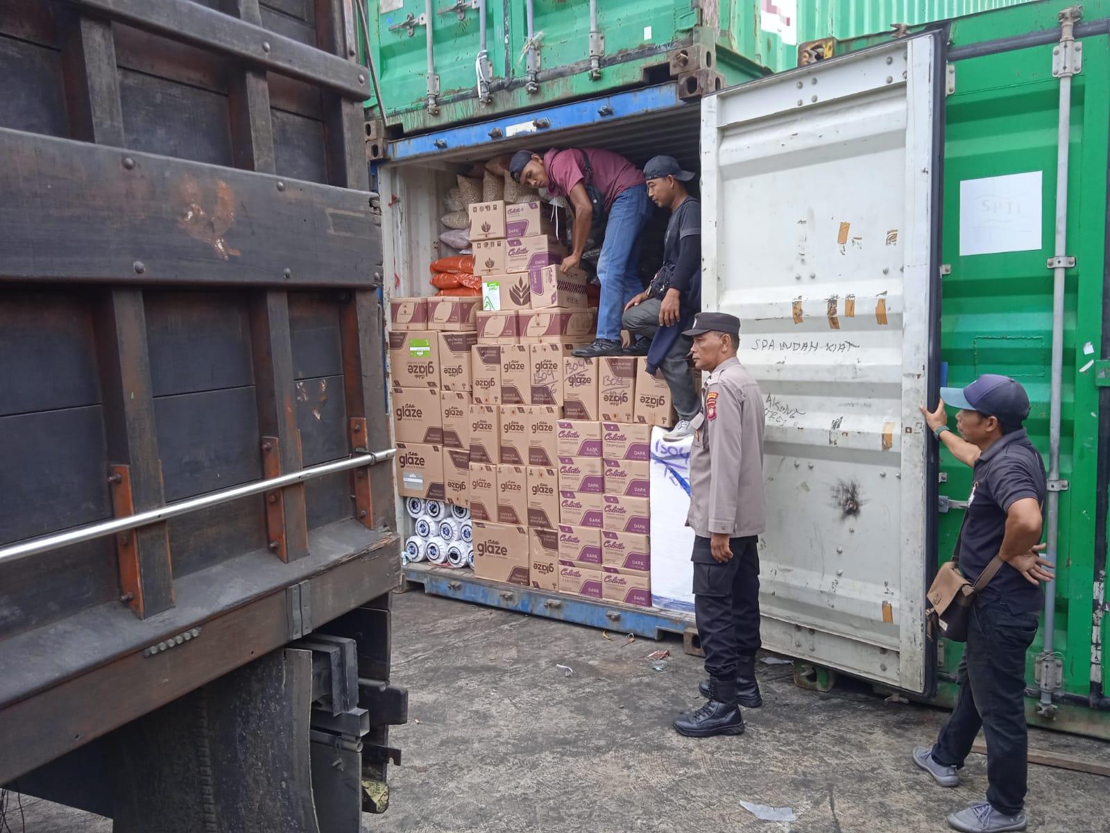 Enggang Polsek Pelabuhan Dwikora Polresta Pontianak Laksanakan Patroli di TPK dan Sambangi Buruh