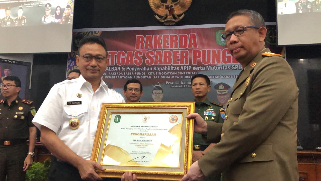 HEBAT! Pemkot Pontianak Borong Tiga Penghargaan Bergengsi