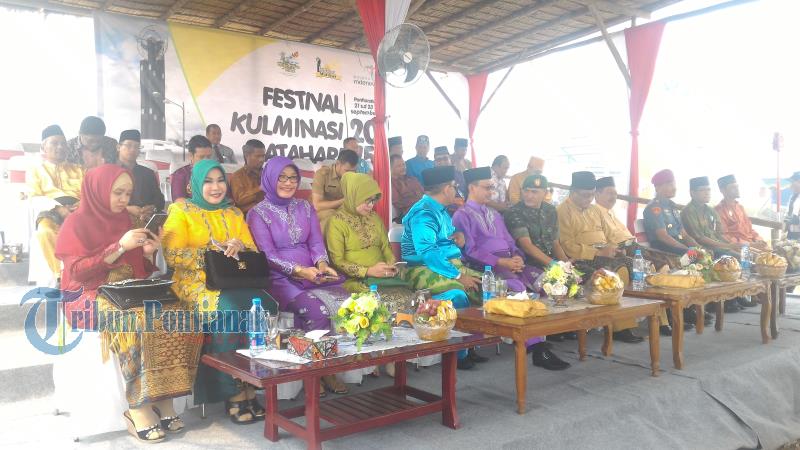 Warga Tumpah Ruah Sambut Festival Kulminasi Matahari