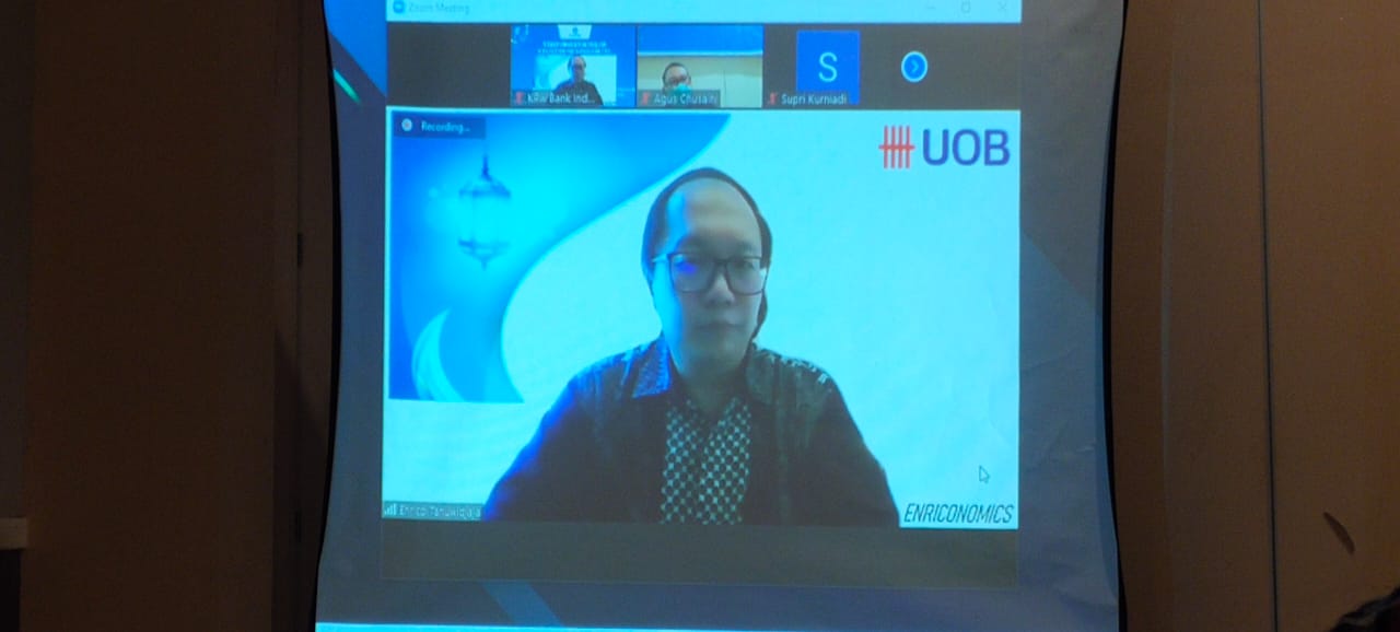 ekonom-uob-indonesia-enrico-tanuwidjaja.jpg