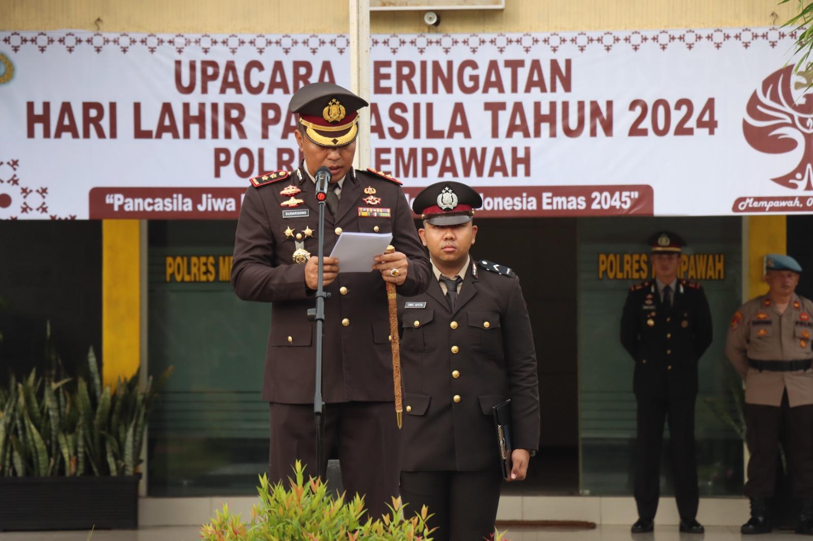 eringatan-Hari-Lahir-Pancasila-di-Halaman-Mapolres-Mempaw.jpg
