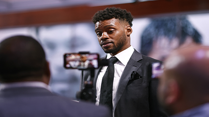 errol-spence-jr-berbicara.jpg