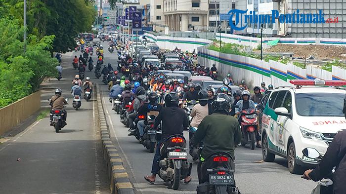 Macet Kuras Energi dan Emosi, Warga Harap Duplikasi Jembatan Kapuas 1 Cepat Selesai