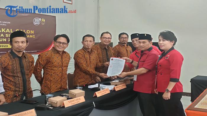 PDIP Singkawang Resmi Daftarkan 30 Bacaleg Ke KPU