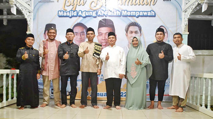 foto-bersama-antara-ustad-abdul-somad-sdf.jpg