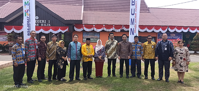 foto-bersama-disdikbud-kalbar-dan-pt-bai.jpg