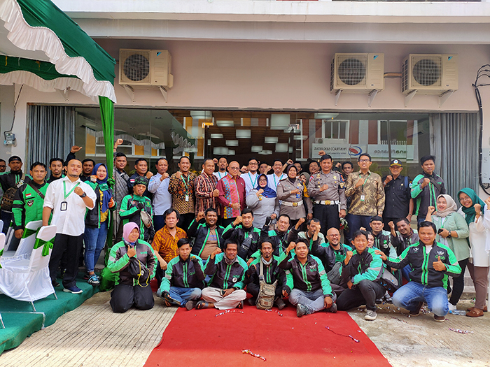 foto-bersama-para-instansi-pemerintah-dan-mitra-grab.jpg