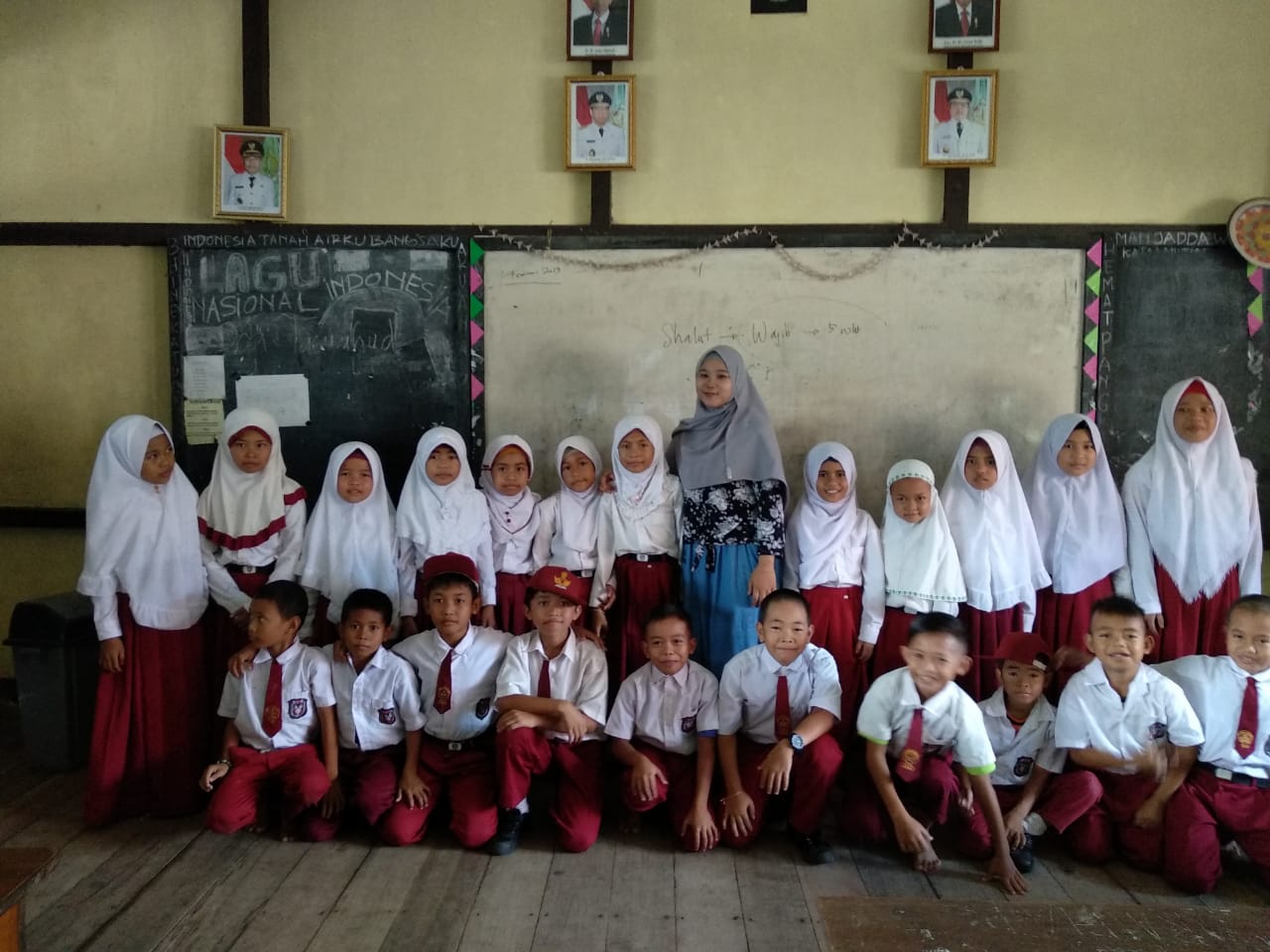 foto-bersama-rini-kasuma-anggota-gmspp-dan-siswa.jpg