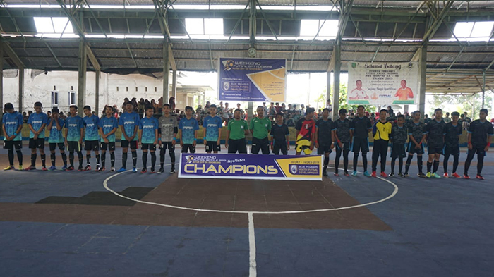 foto-bersama-setelah-partai-final-kegiatan-weekend-futsal-battle-2019.jpg
