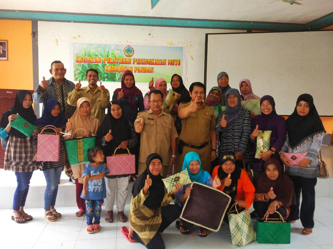 Pengrajin Pandan di Kayong Utara Bersyukur Dapat Pelatihan