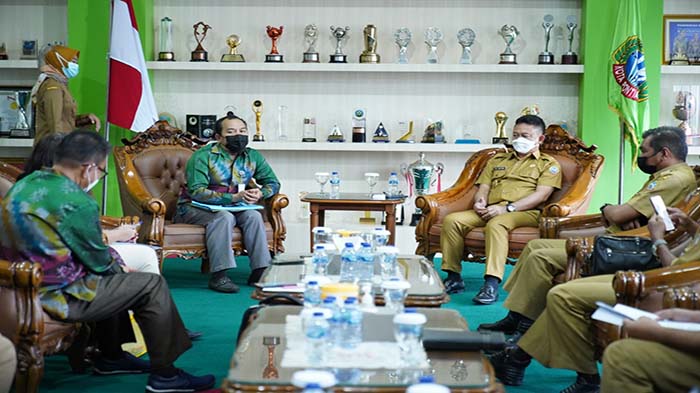 foto-saat-dewan-pendidikan-provinsi-kalimantan-barat-sdf.jpg