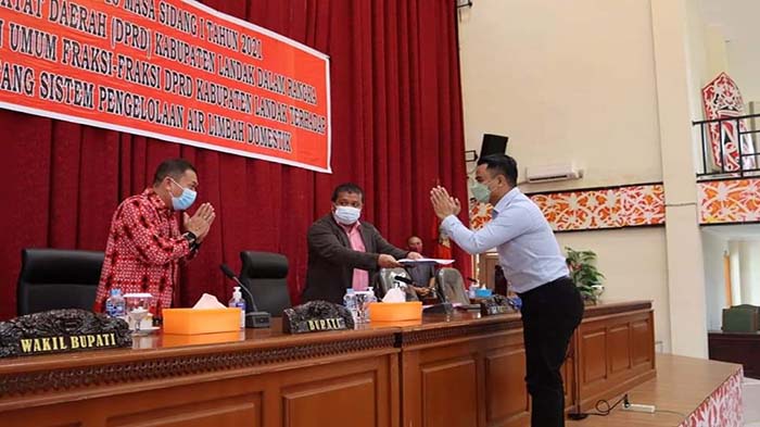 Fraksi-fraksi DPRD Landak Sampaikan PU Terhadap Raperda Soal Sistem Pengelolaan Air Limbah Domestik