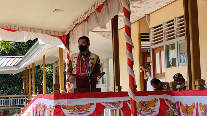 fransiskus-diaan-saat-menghadiri-acara-musyawarah-adat-suku.jpg