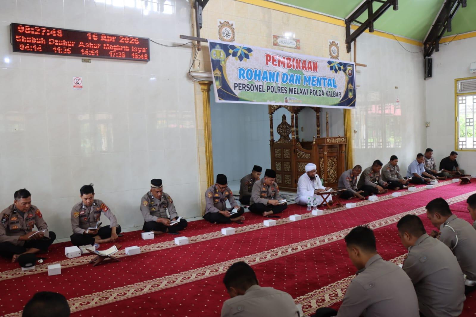 Polres Melawi gelar Binrohtal, Perkuat Iman Personel dan Dapat Tausiah Manfaat Membaca Al-Qur’an