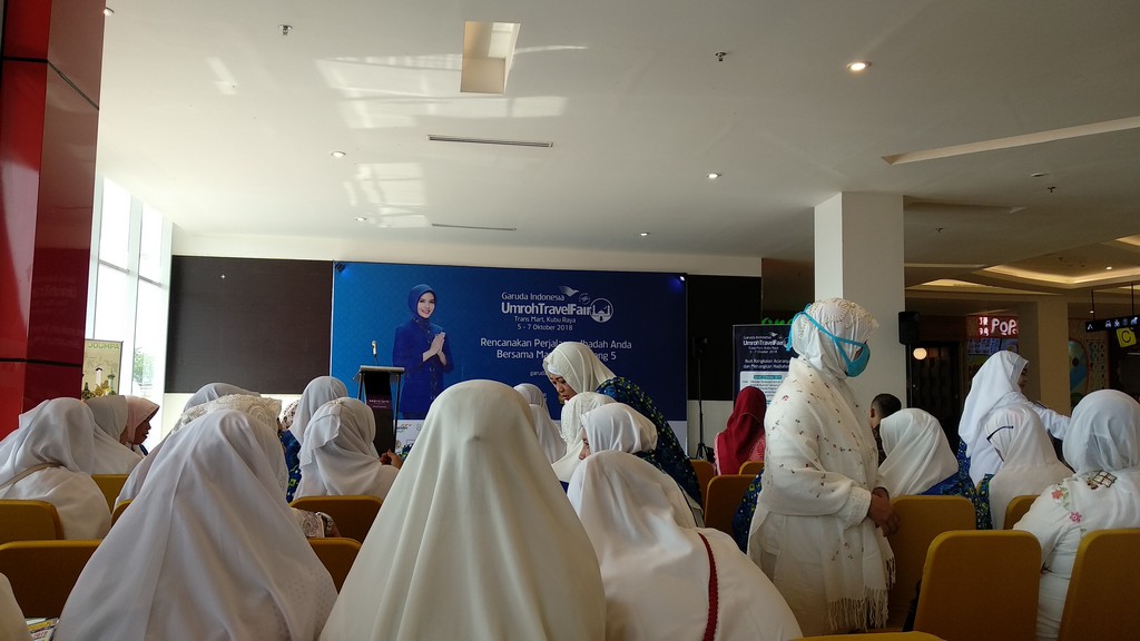 garuda-indonesia-umroh-travel-fair_20181005_200117.jpg