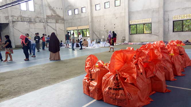 Minimalisir Kesalahan KPU Mempawah Kerahkan Puluhan Orang Sortir dan Lipat Surat Suara
