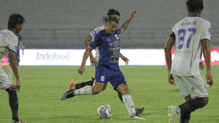 gelandang-psis-semarang-flavio-liga-1-arema-fc.jpg