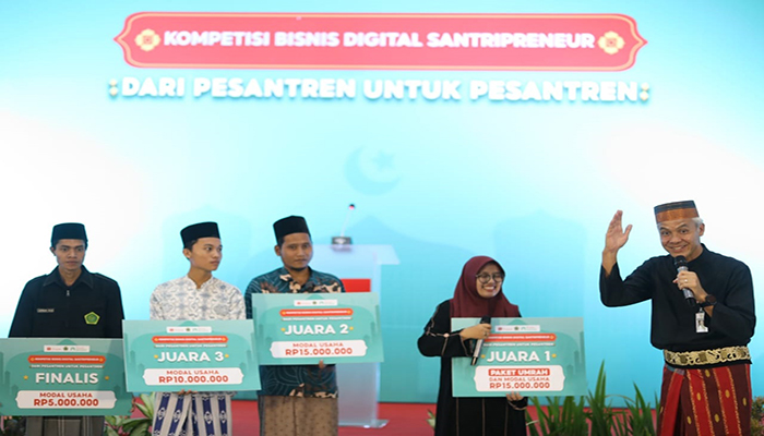 gubernur-jawa-tengah-ganjar-pranowo-bangga-melihat-kemandirian-para-santri-saat.jpg